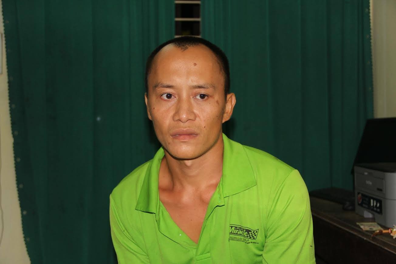 Thanh nien dung manh sanh khong che be 18 thang tuoi hinh anh