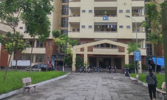 Thanh nien roi tu tang 4 ky tuc xa da tu vong hinh anh