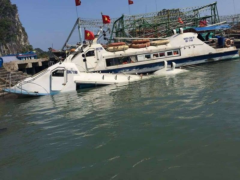 Dam tau chuyen cho cong nhan o Quang Ninh hinh anh