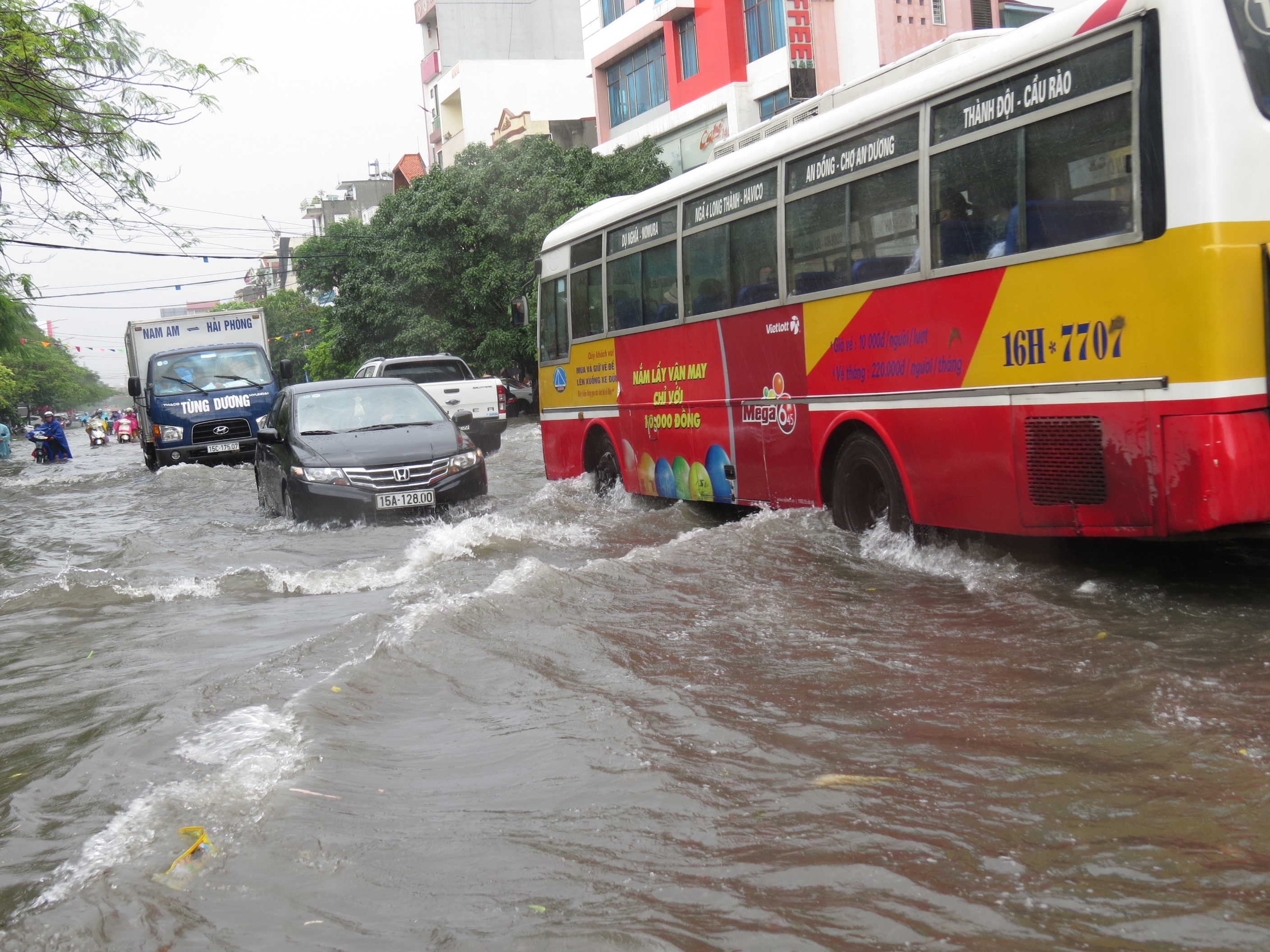 Hai Phong ngap ung nang sau mua lon hinh anh