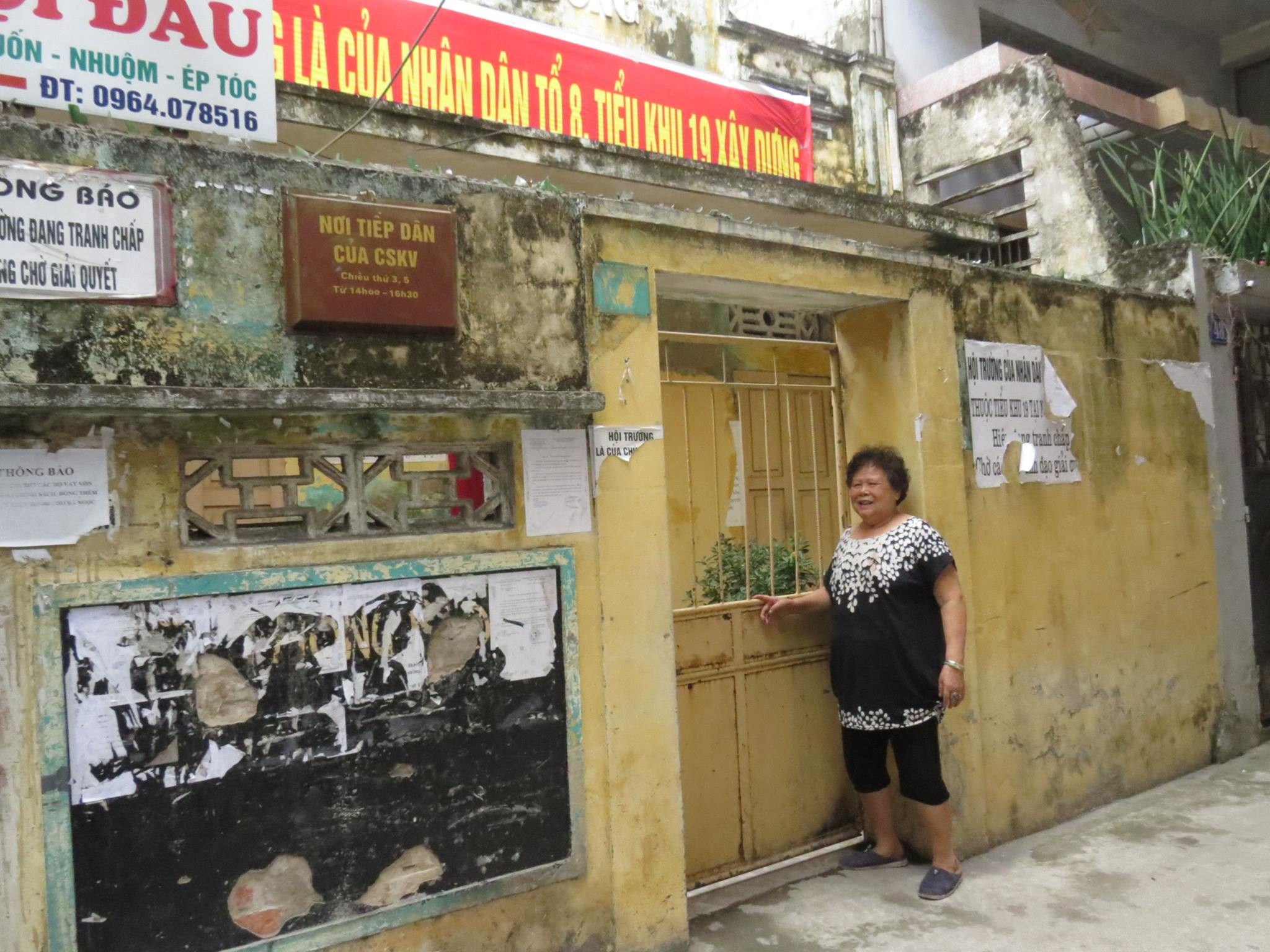 Mua nha dau gia tien ty, 3 nam chua mot lan duoc dat chan vao hinh anh