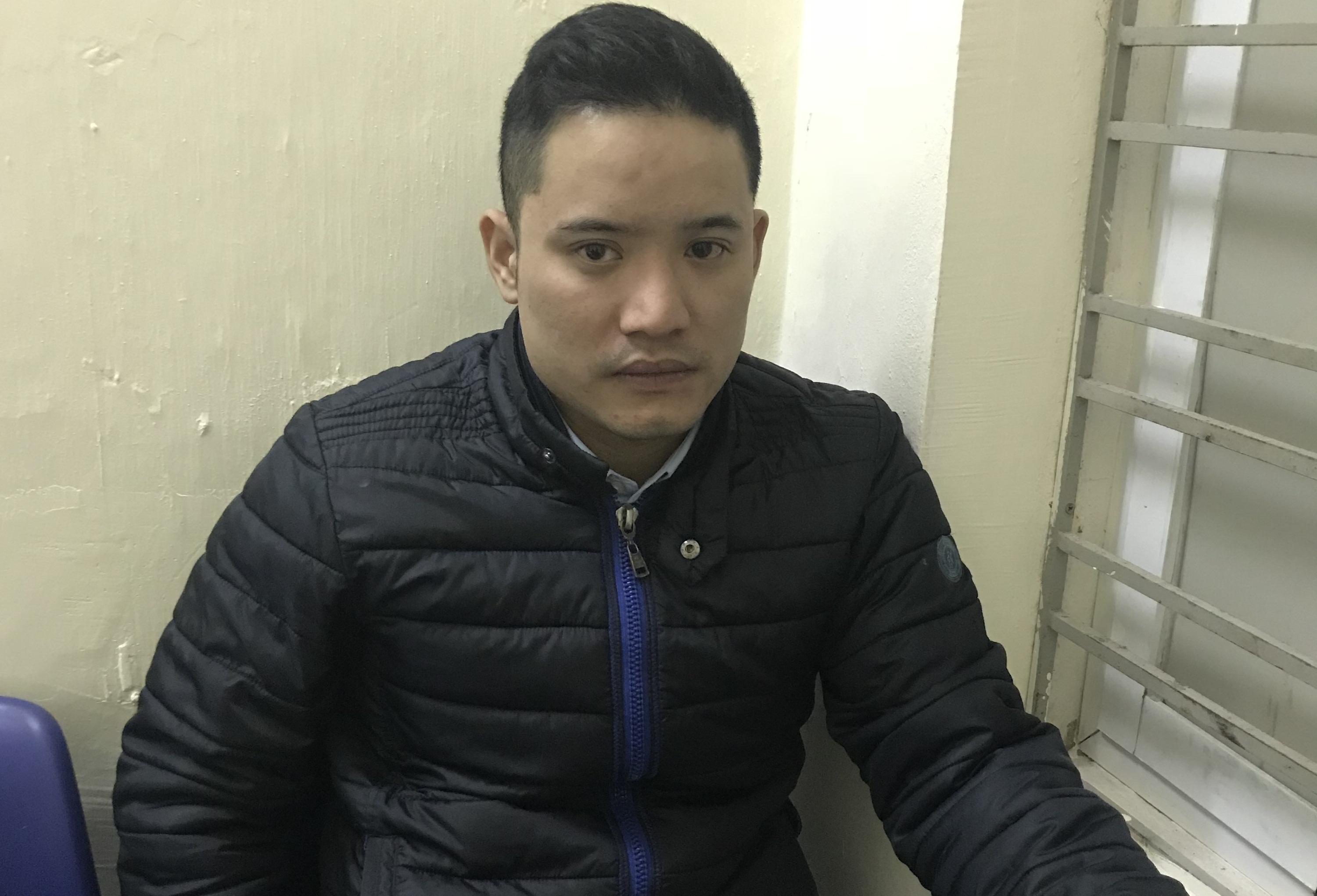 Giau ma tuy vao tui sua, tra sam de chuyen vao Sai Gon hinh anh