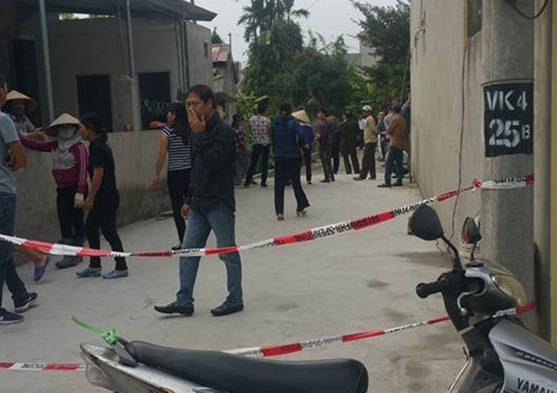 Chay nha giua dem, nguoi dan ong doc than thiet mang ngay tren giuong hinh anh