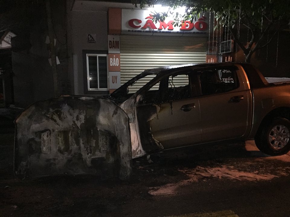 Oto bi chay rui truoc hieu cam do anh 1