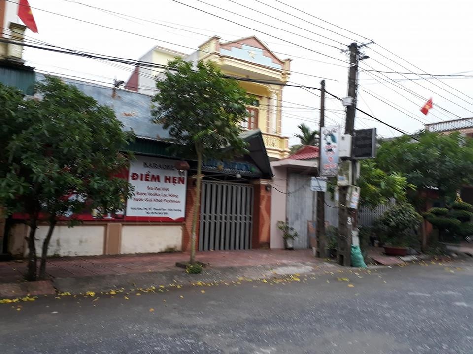 Canh sat lung hung thu dam chet khach hat o quan karaoke hinh anh