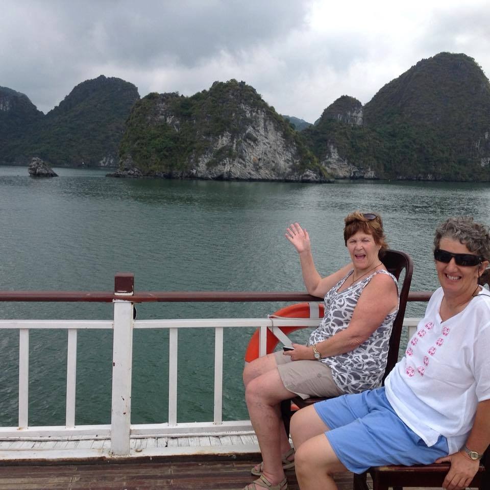 Chuyen du lich 'kinh di' tai Vinh Ha Long anh 1