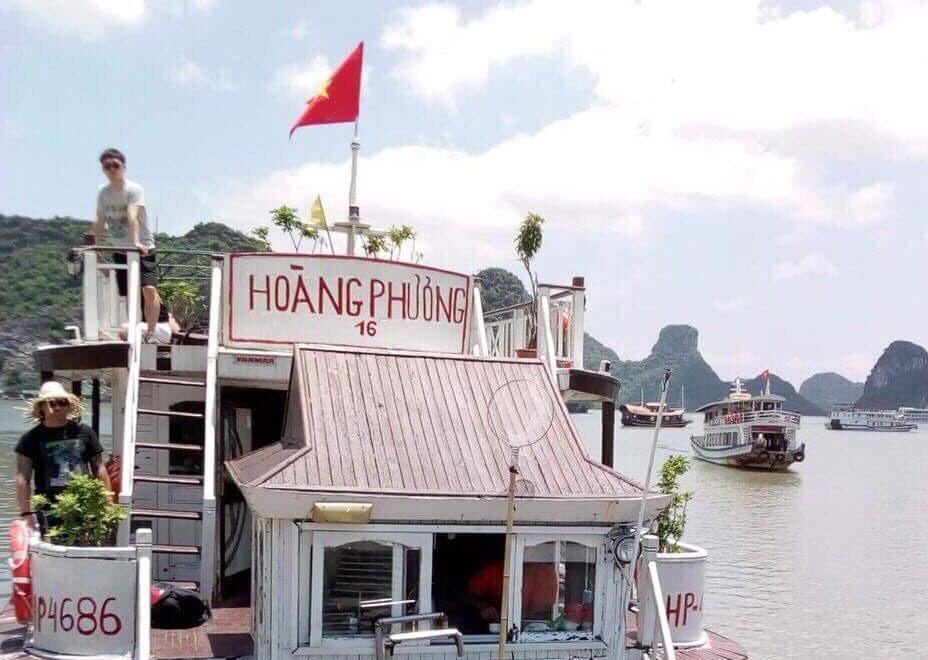 Mua tour tham vinh Ha Long, khach Australia bi lua di Cat Ba? hinh anh