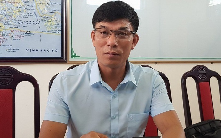 Chuyen du lich 'kinh di' tai Vinh Ha Long anh 1