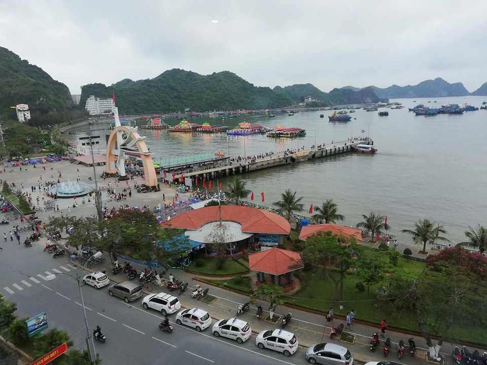 Tàu du lịch ảnh 1 Tau du lich anh 1