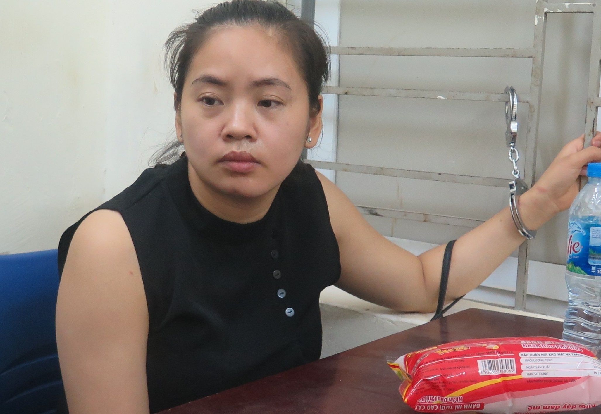 Bat dong bon cua tu tu Tho 'sut' o dat Cang hinh anh