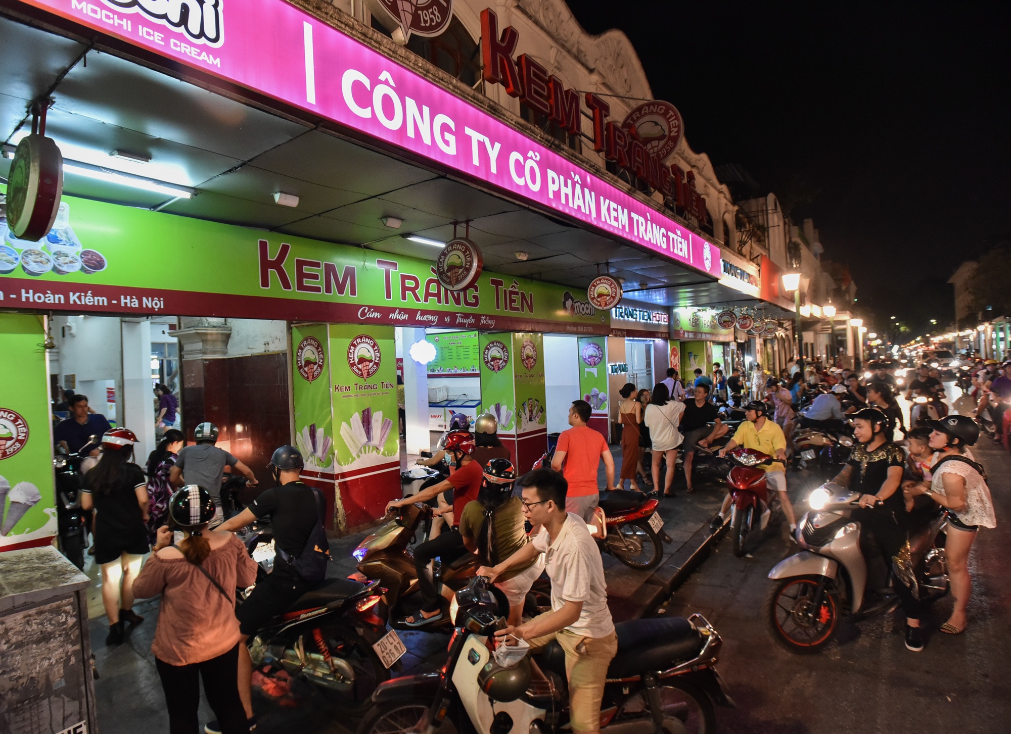 Dan Thu do ra duong hong mat anh 8