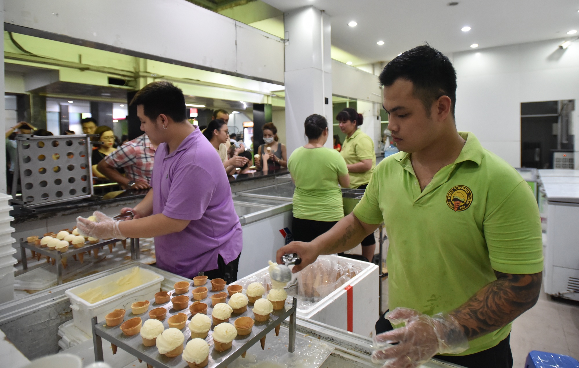 Dan Thu do ra duong hong mat anh 9