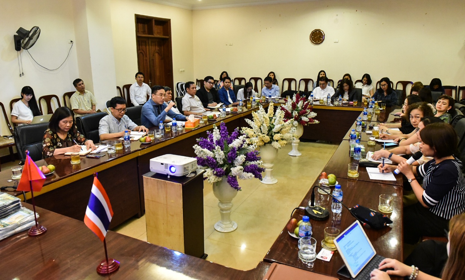 Hội Xuất bản VN làm việc với các NXB Thái Lan ảnh 3 Hoi Xuat ban VN lam viec voi cac NXB Thai Lan anh 3