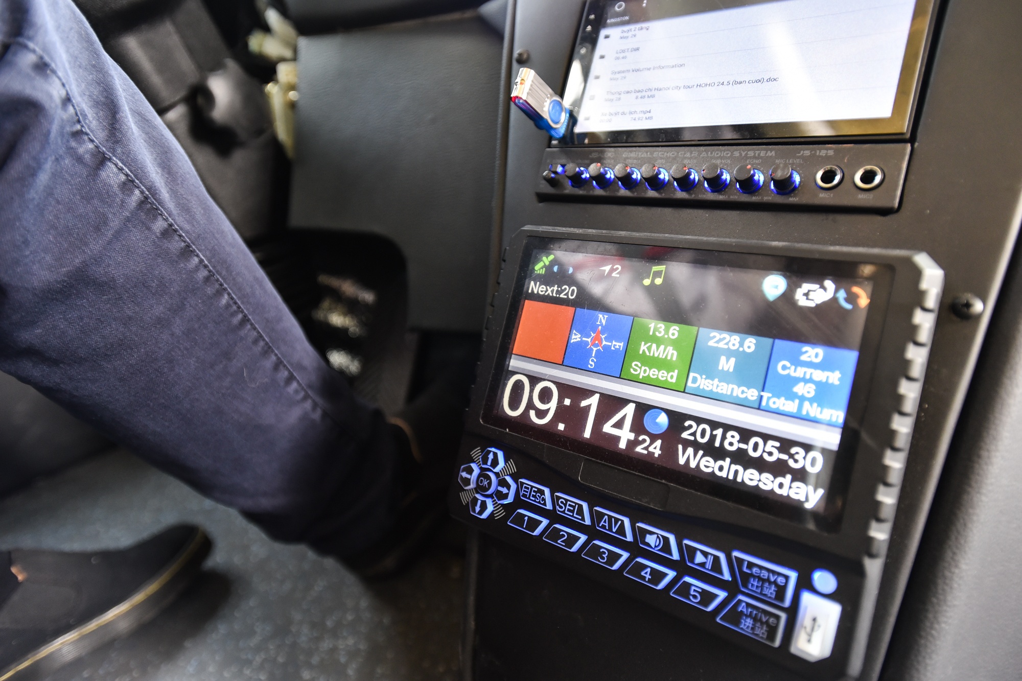 Xe buyt hai tang dau tien o Thu do anh 3