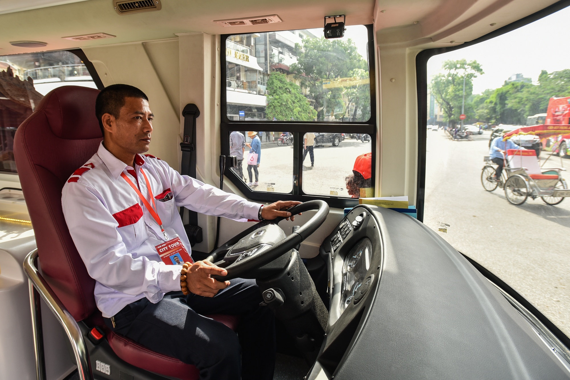 Xe buyt hai tang dau tien o Thu do anh 8