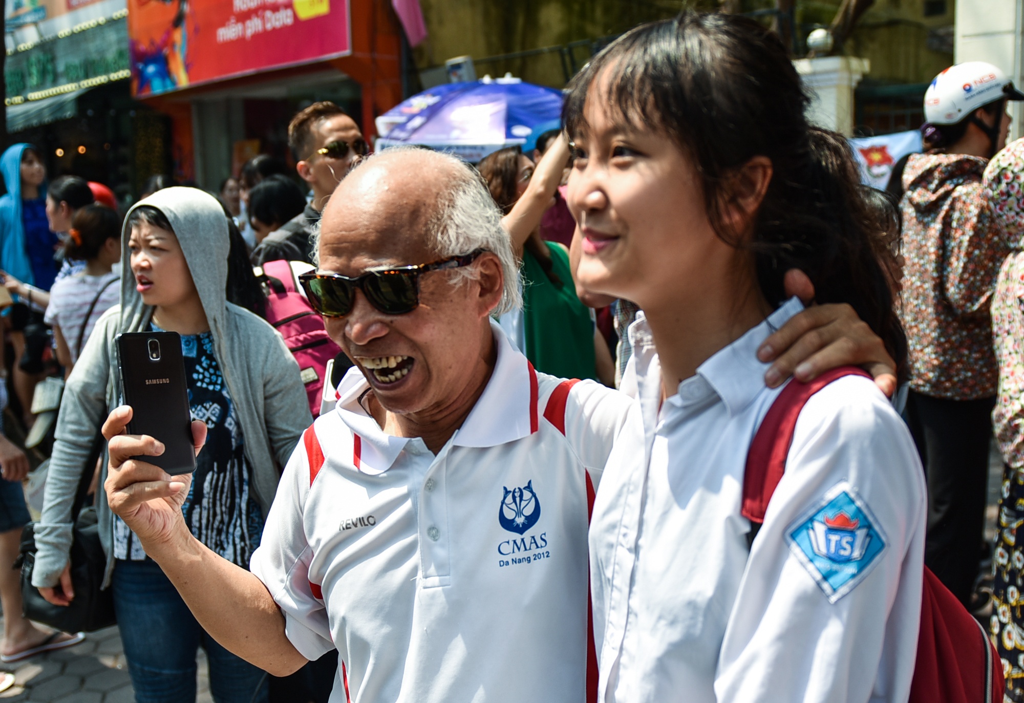 De van de tho, thi sinh rang ro roi phong thi hinh anh
