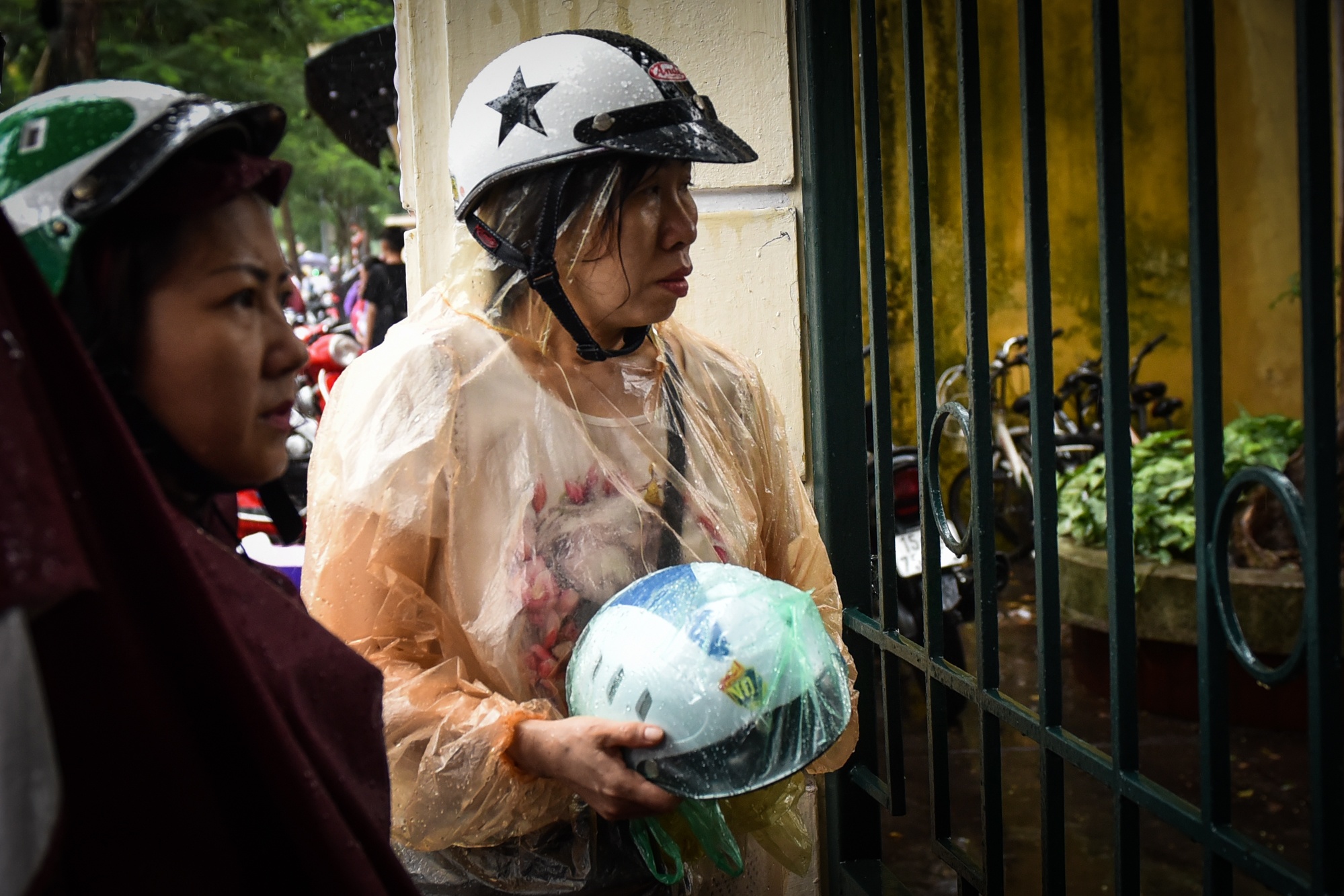 Phu huynh dam mua doi si tu anh 8