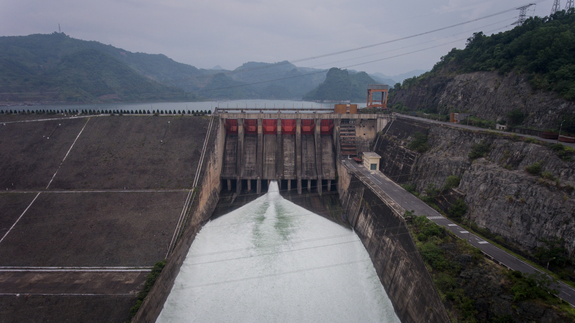 thuy dien Hoa Binh xa lu anh 2