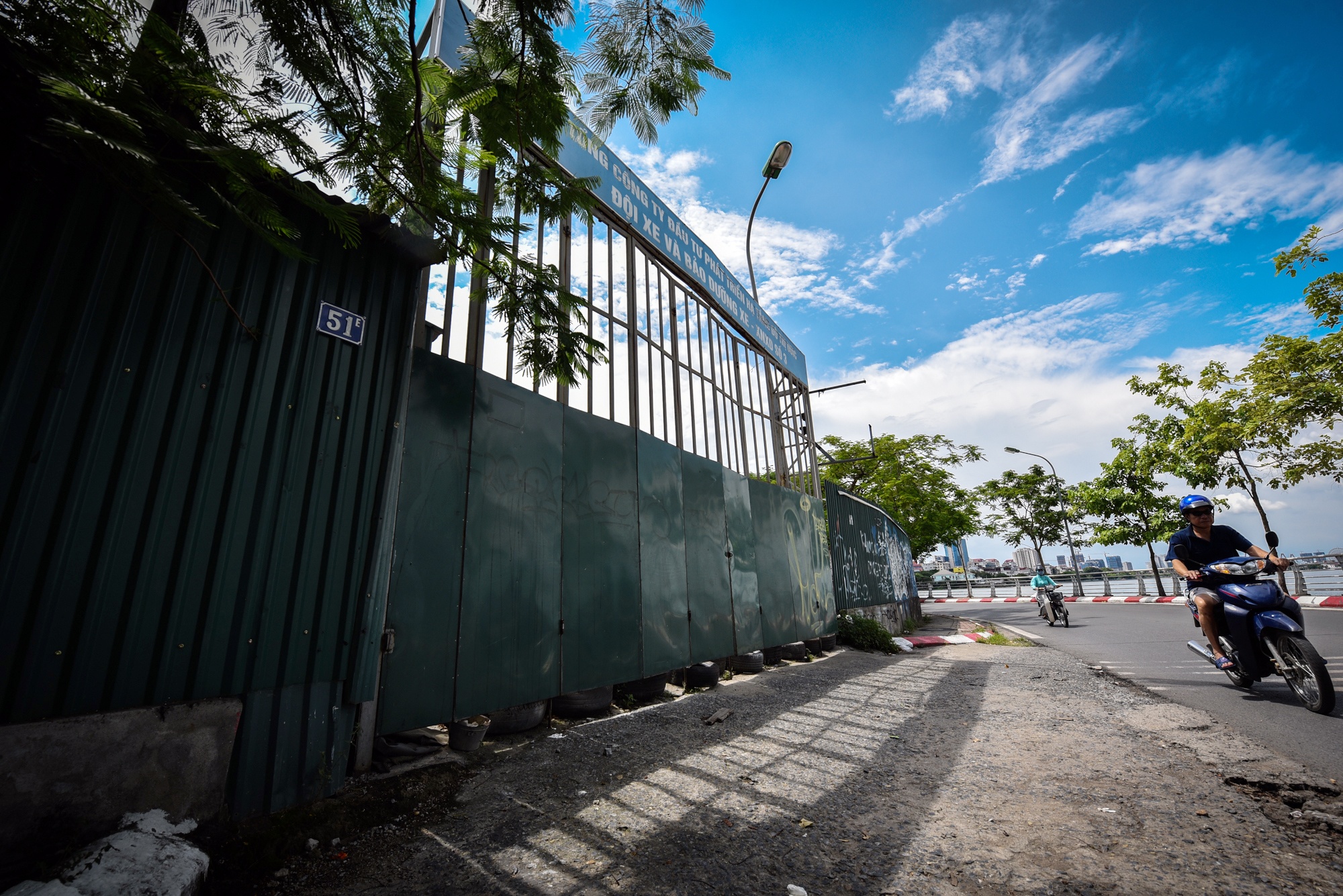 Bãi đất kim cương ven hồ tây ảnh 2 Bai dat kim cuong ven ho tay anh 2