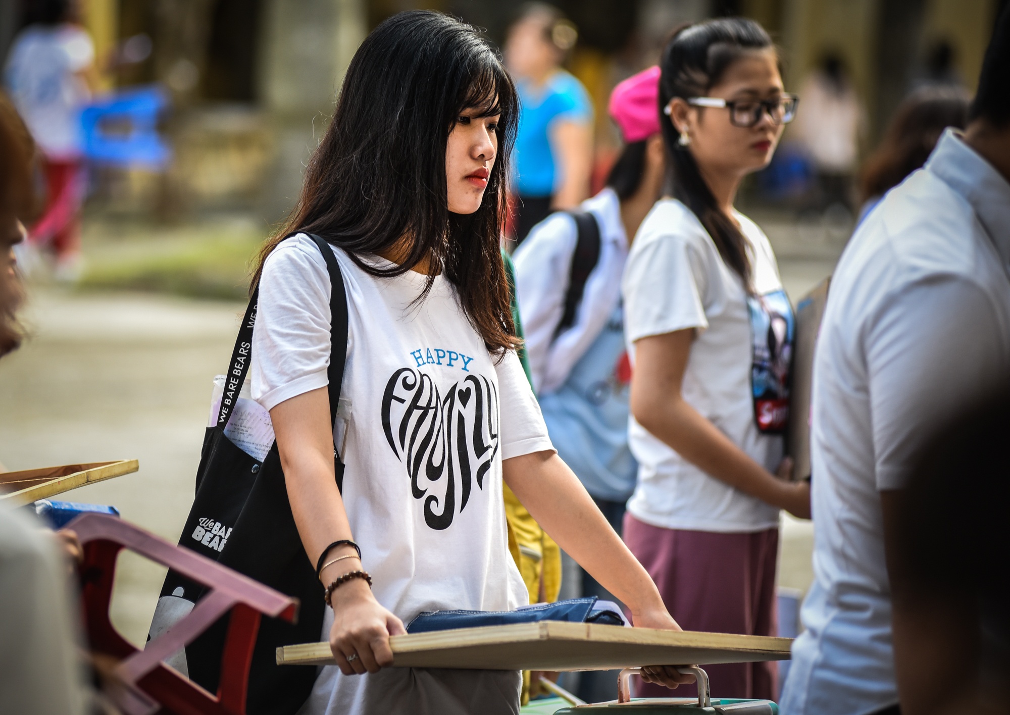 Nu sinh goi cam di thi dai choc anh 2