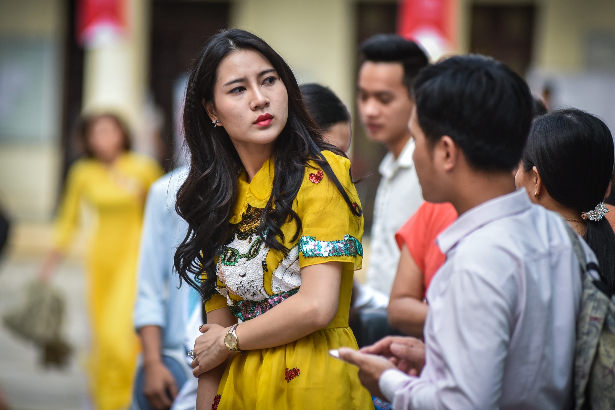 Nu sinh goi cam di thi dai choc anh 4