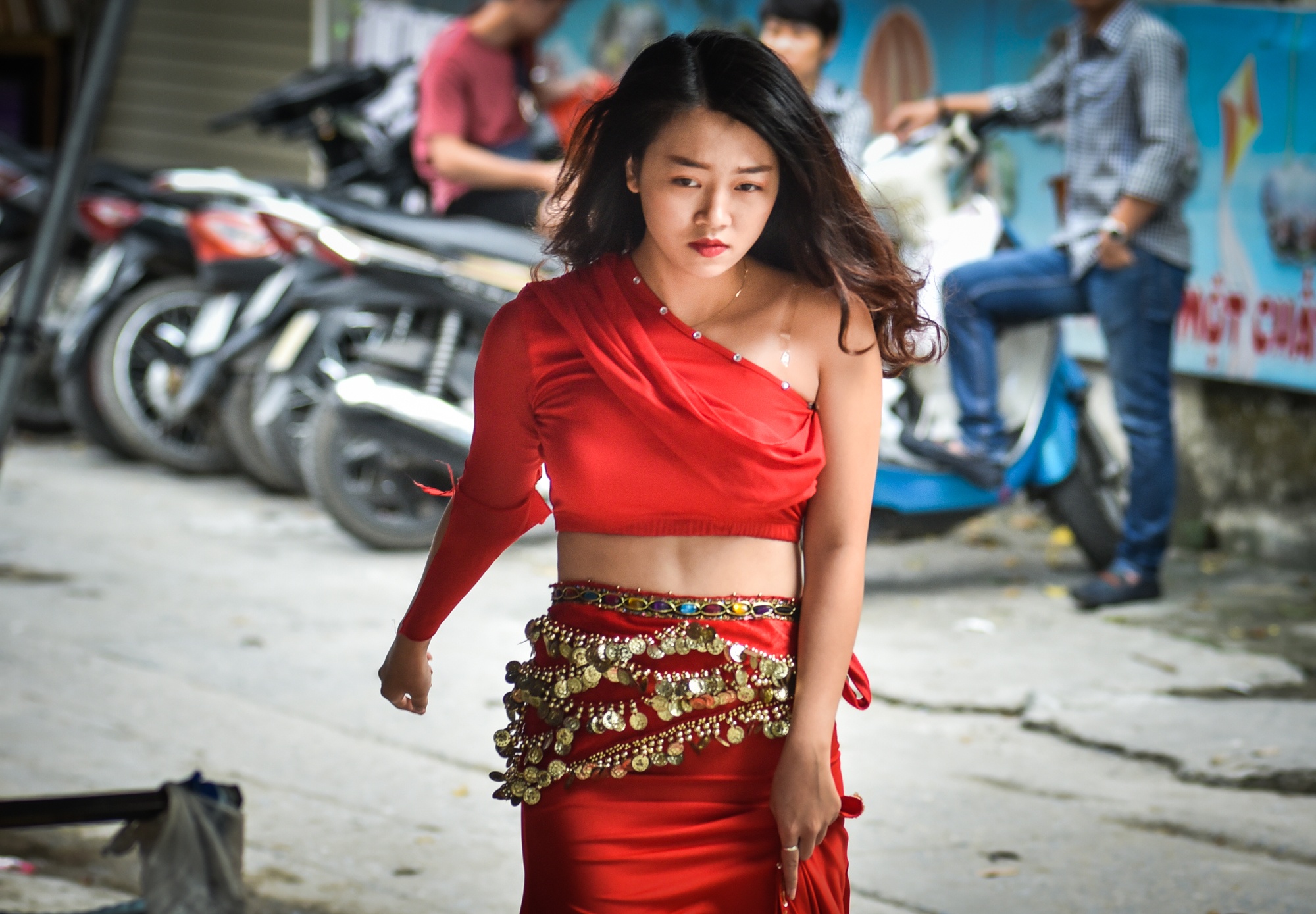 Nu sinh goi cam di thi dai choc anh 7