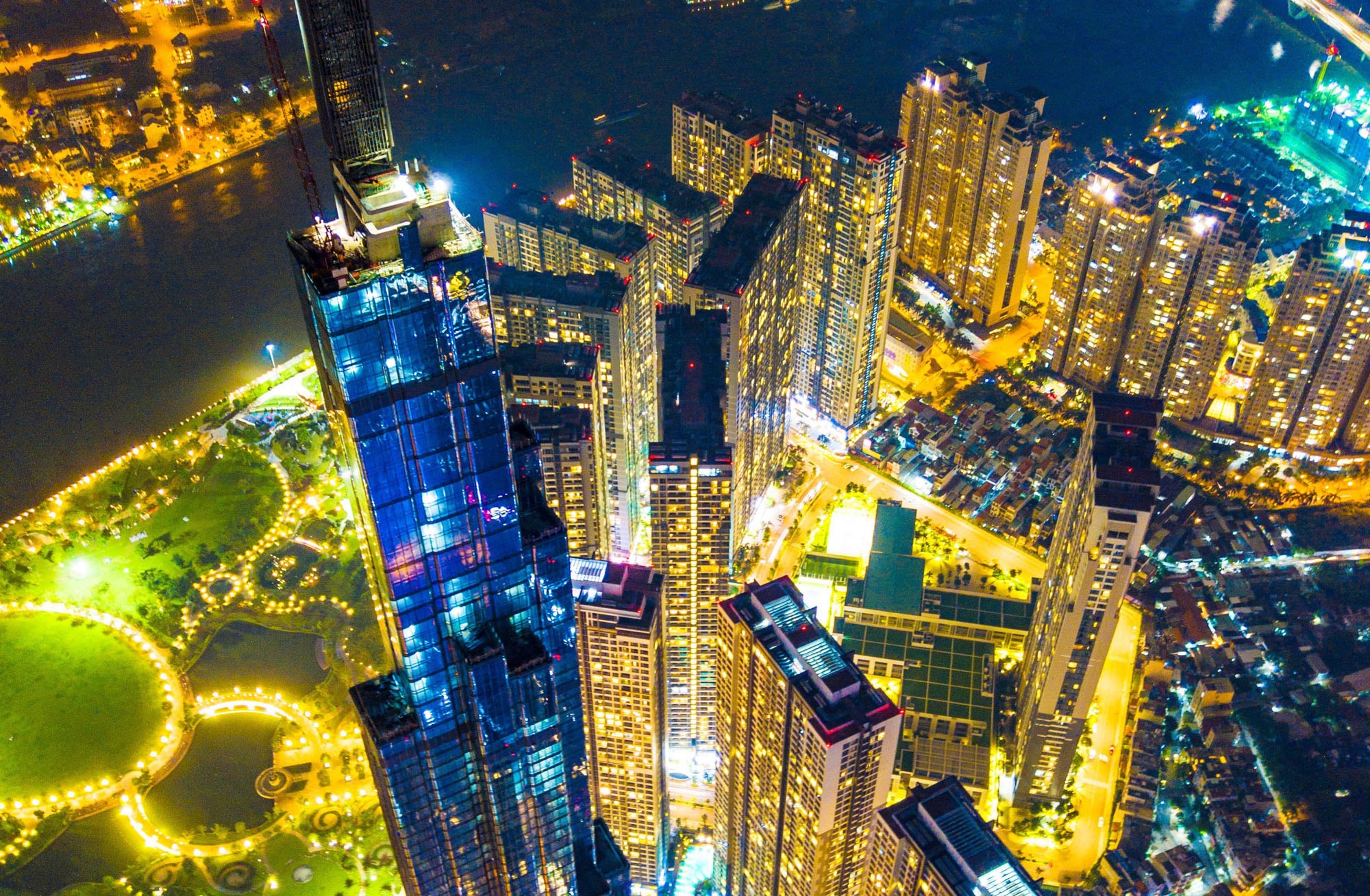 Toan canh toa nha cao nhat Viet Nam moi moc tai Sai Gon hinh anh