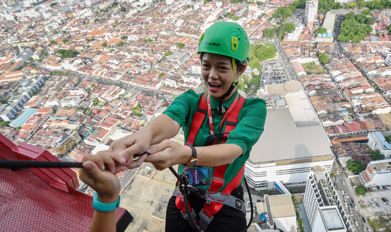 Treo minh tren khong, tham bao tang, ngam dao buom o Penang hinh anh
