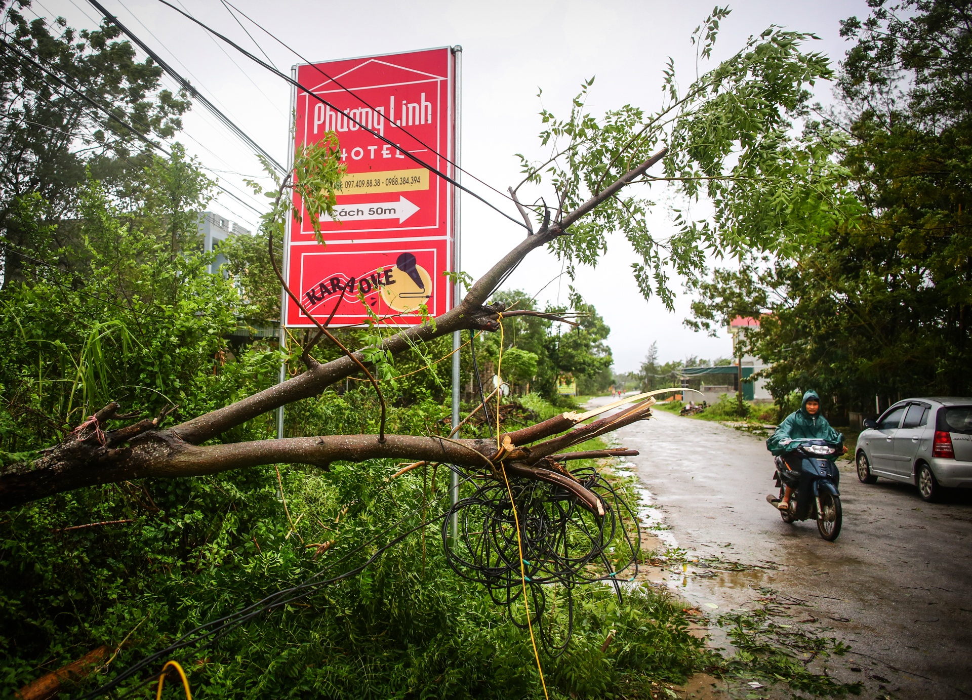 Duong pho Thanh Hoa ngon ngang sau bao so 3 anh 5