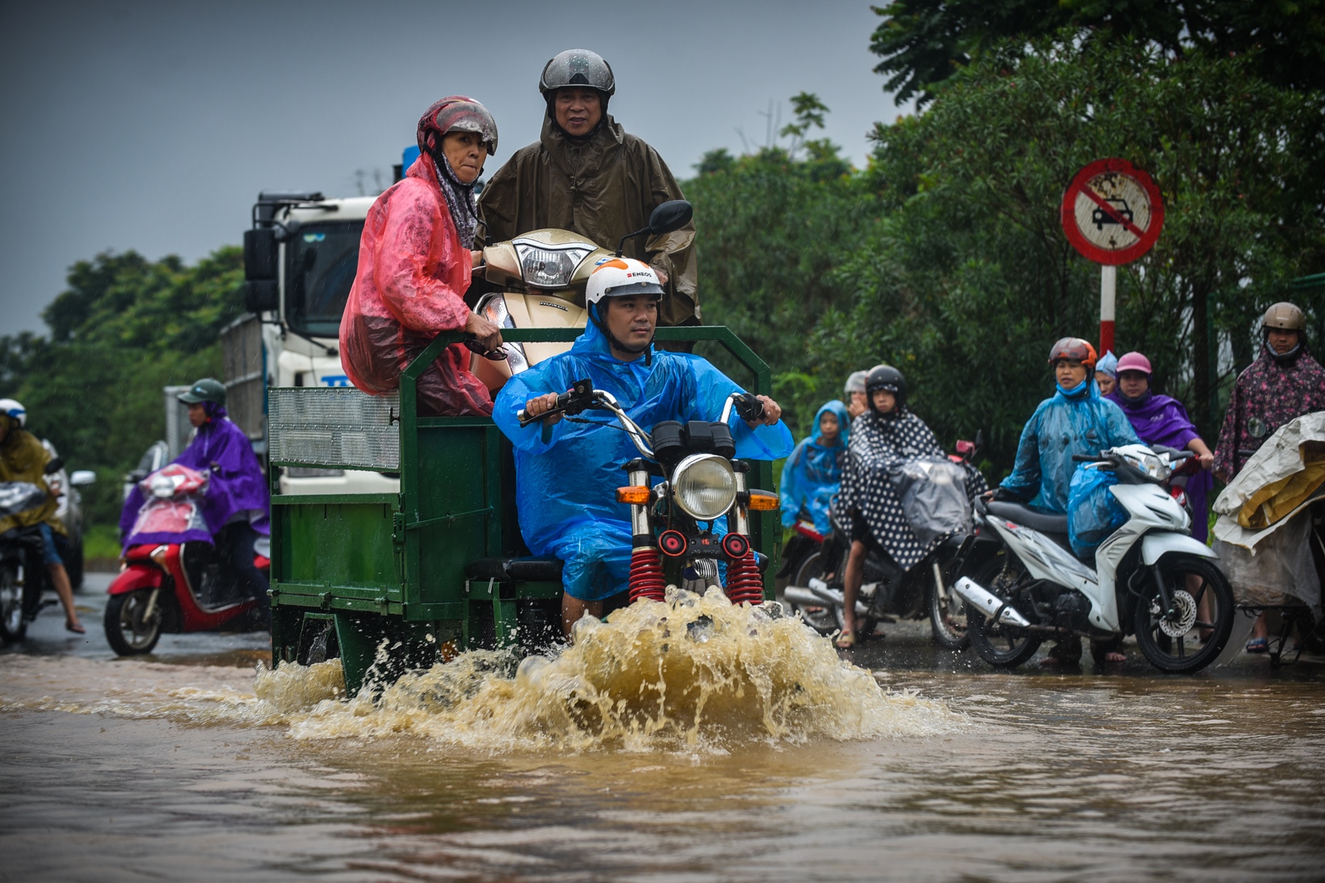 Mua lon gay ngap ung o Ha Noi anh 5