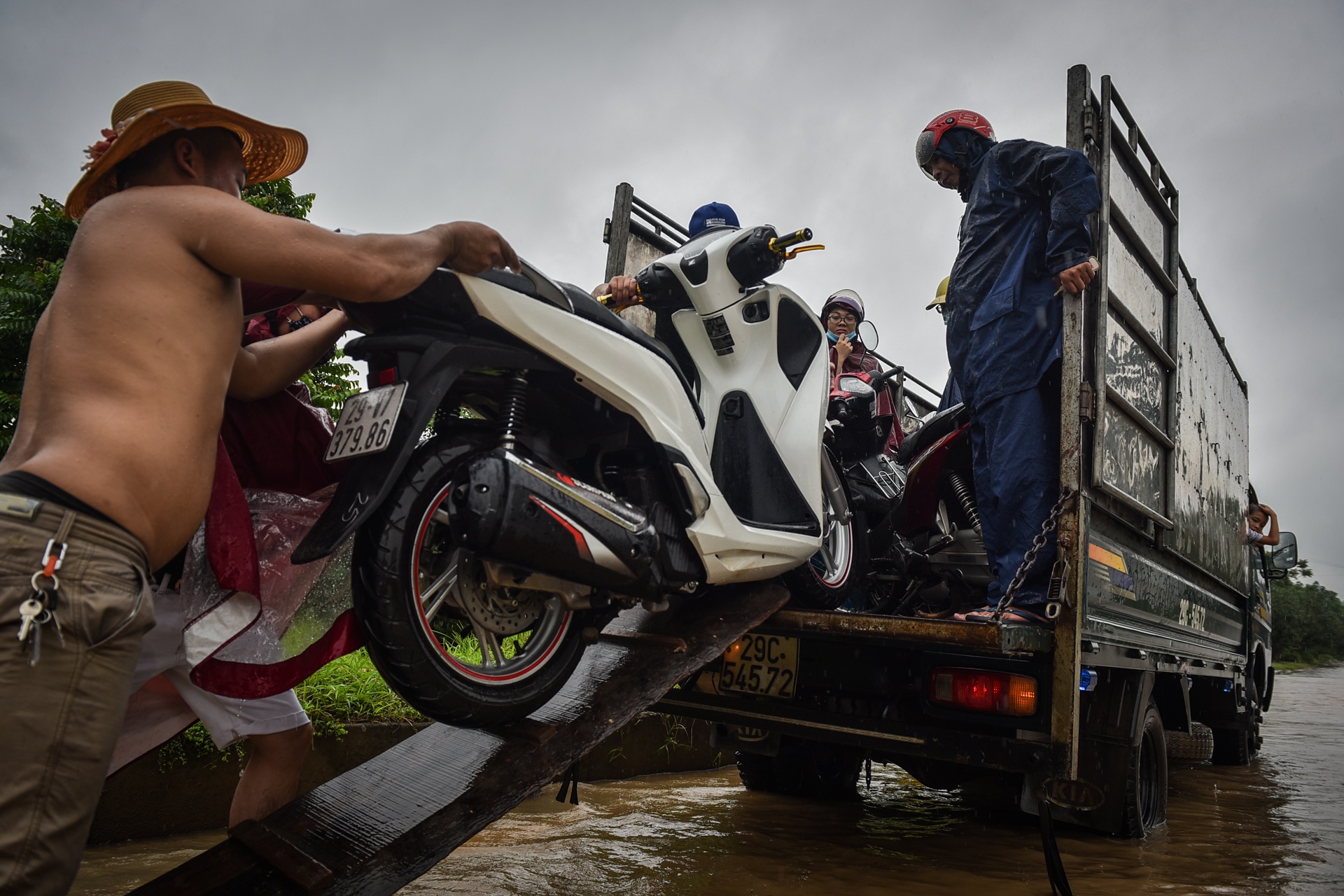 Mua lon gay ngap ung o Ha Noi anh 6