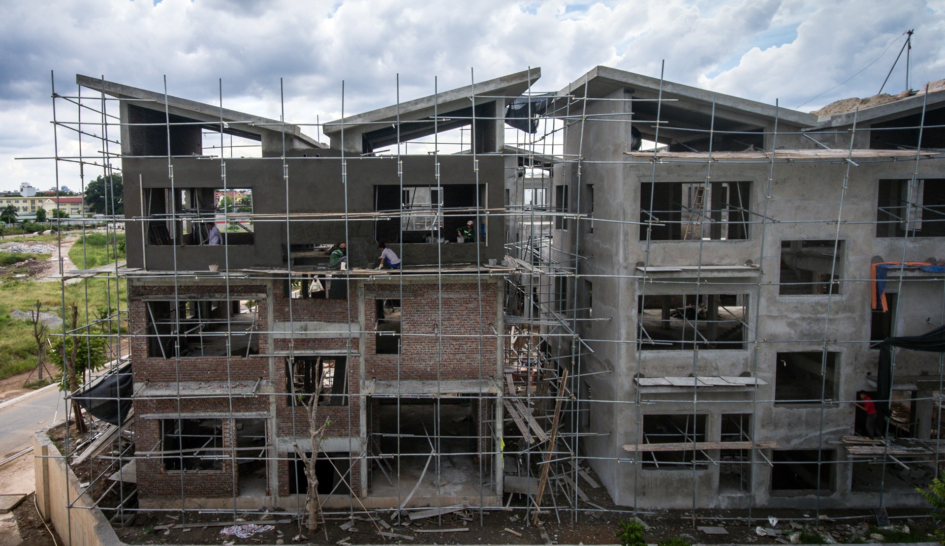 26 biet thu xay dung khong phep o thu do anh 8