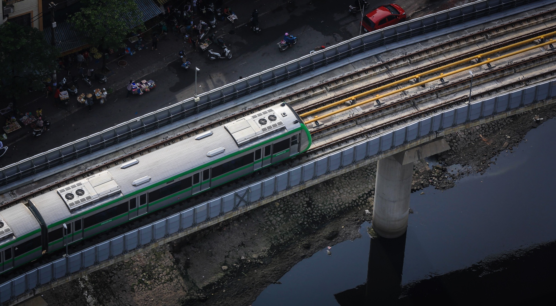 tau duong sat cat linh ha dong chay anh 5