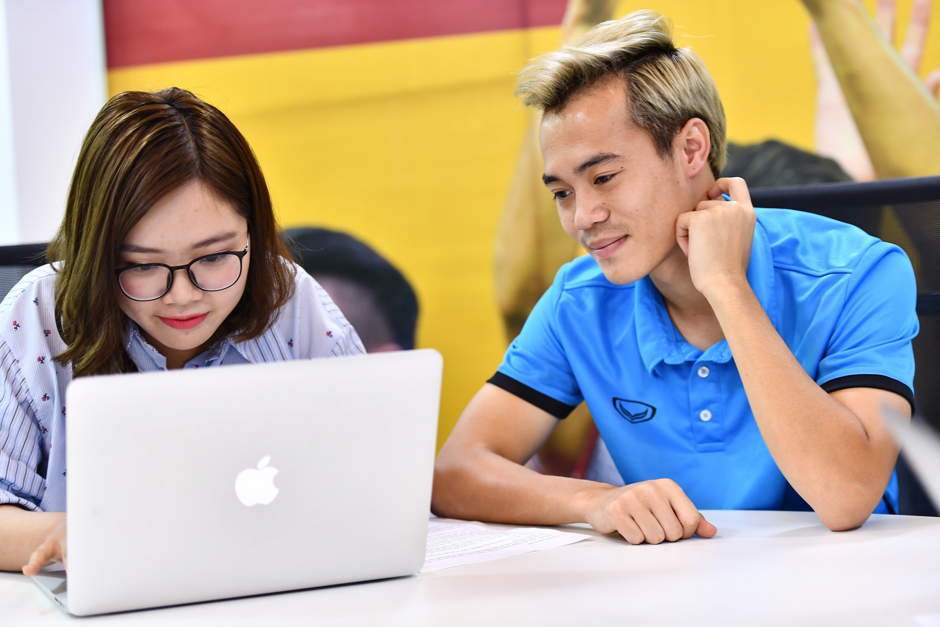 cau thu olympic viet nam giao luu truc tuyen anh 3