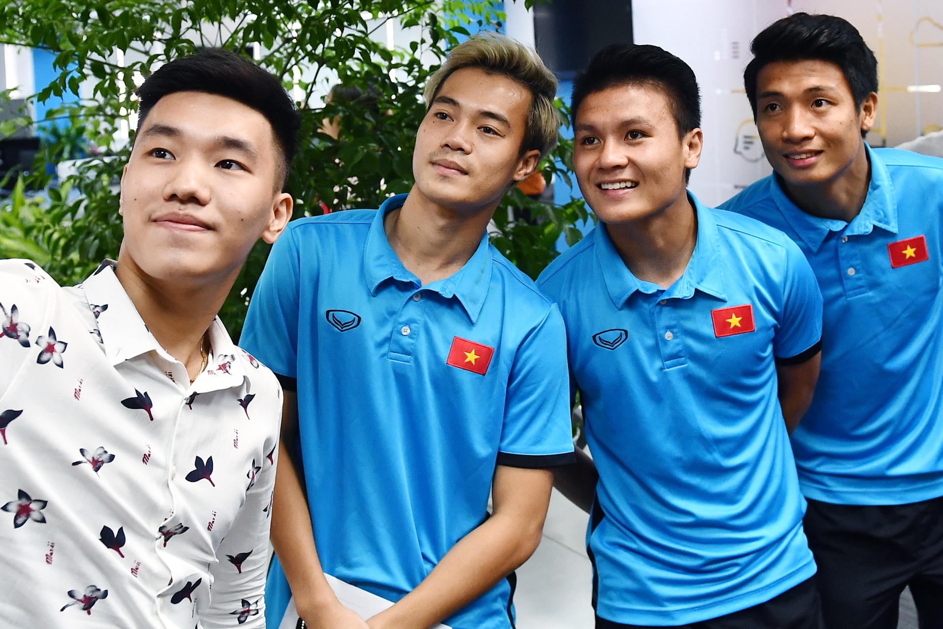 Buoi giao luu cua Quang Hai, Van Toan, Tien Dung tai toa soan Zing.vn hinh anh