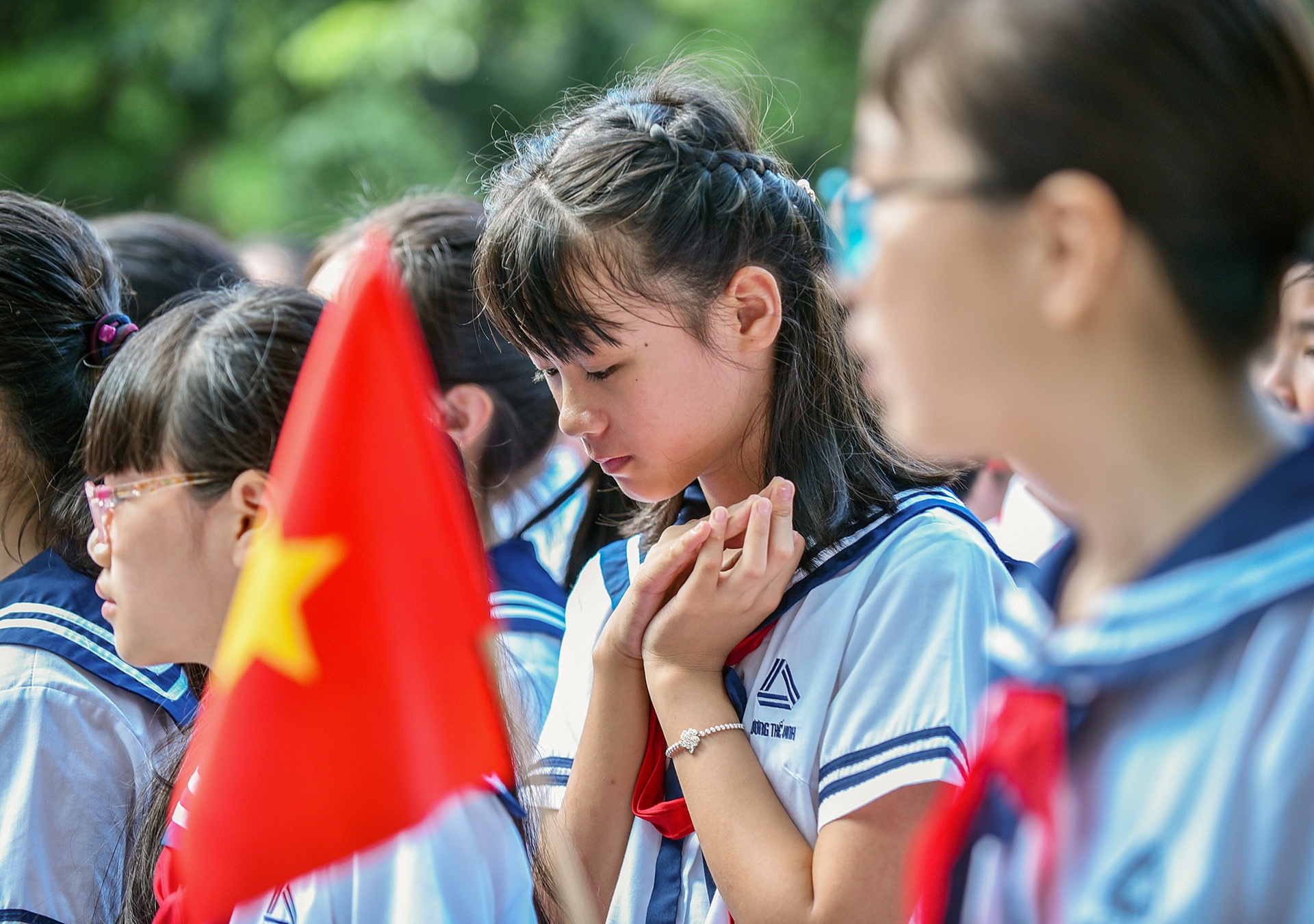 hoc sinh luong the vinh tuong nho thay van nhu cuong anh 6