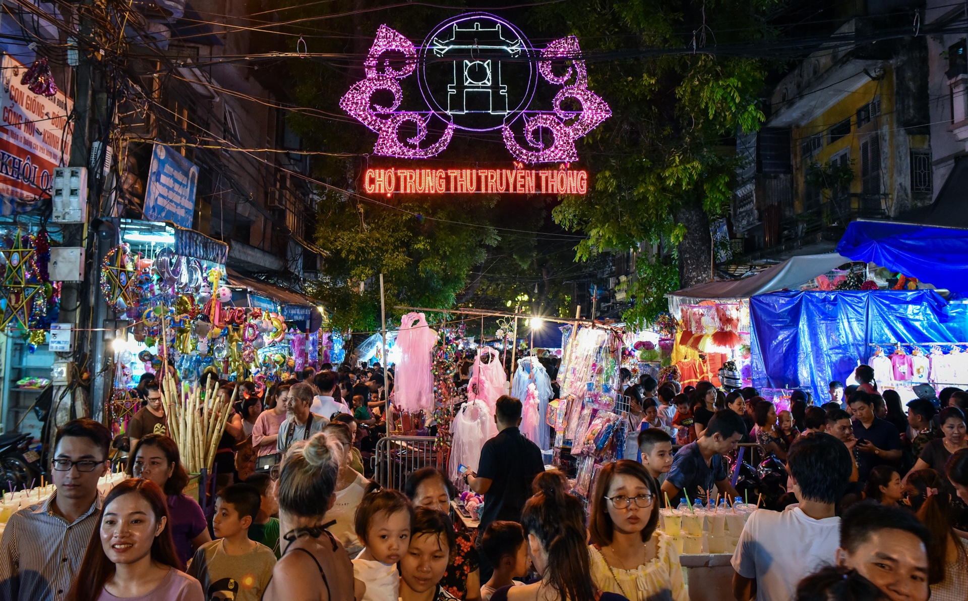 trẻ em chơi trung thu ở Hà Nội ảnh 1 tre em choi trung thu o Ha Noi anh 1