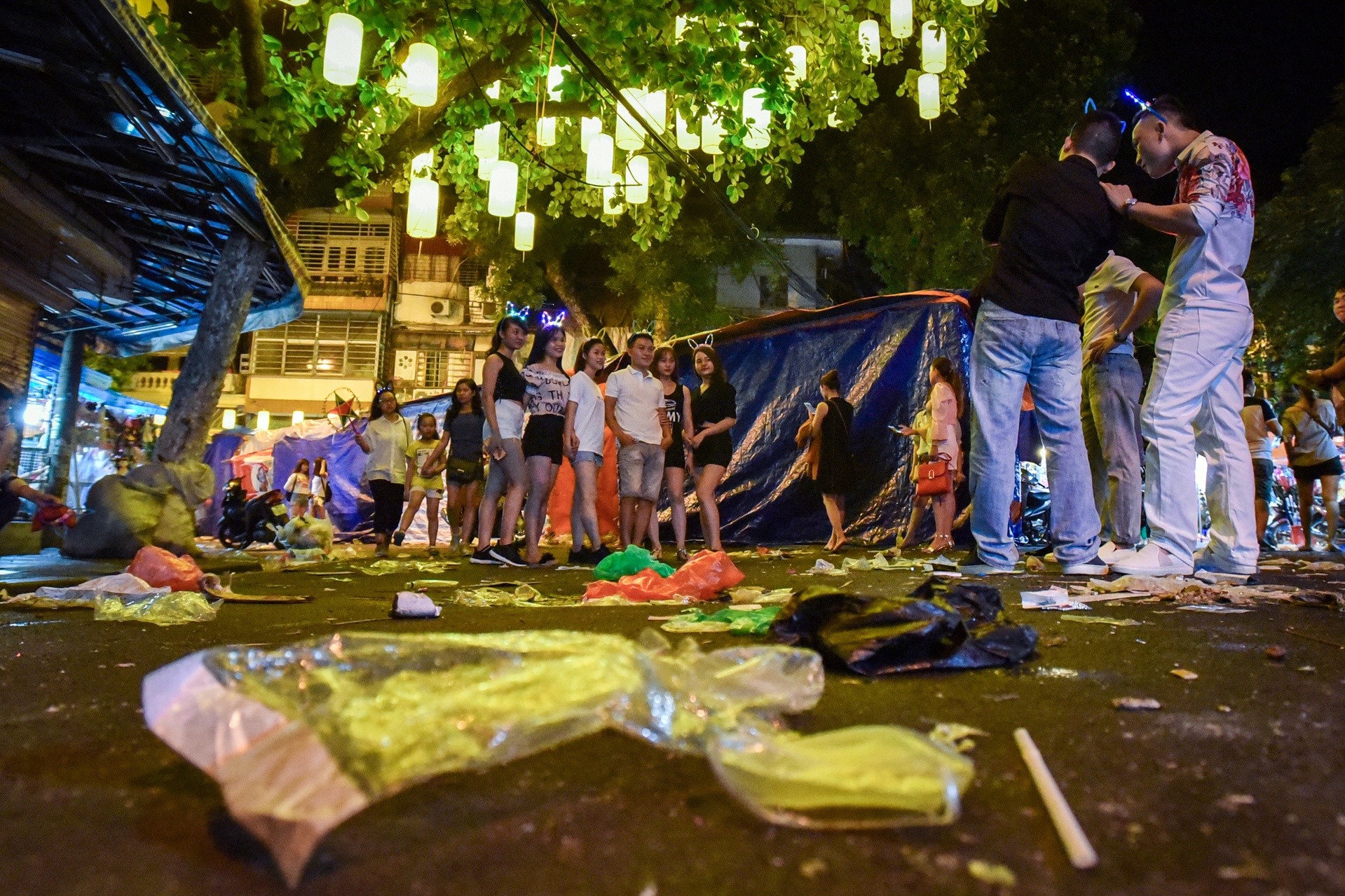 rac thai ngap pho sau trung thu anh 6