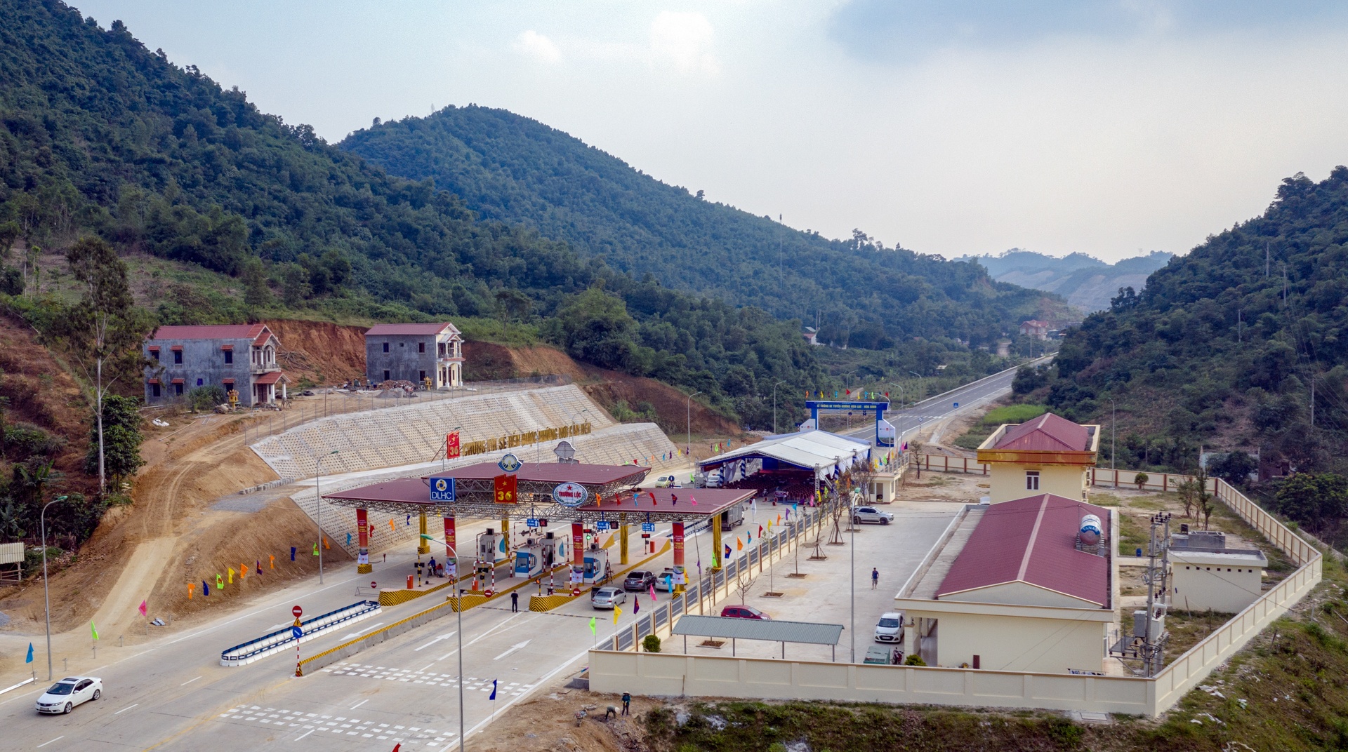 duong 2.700 ty dong noi ha noi hoa binh anh 9