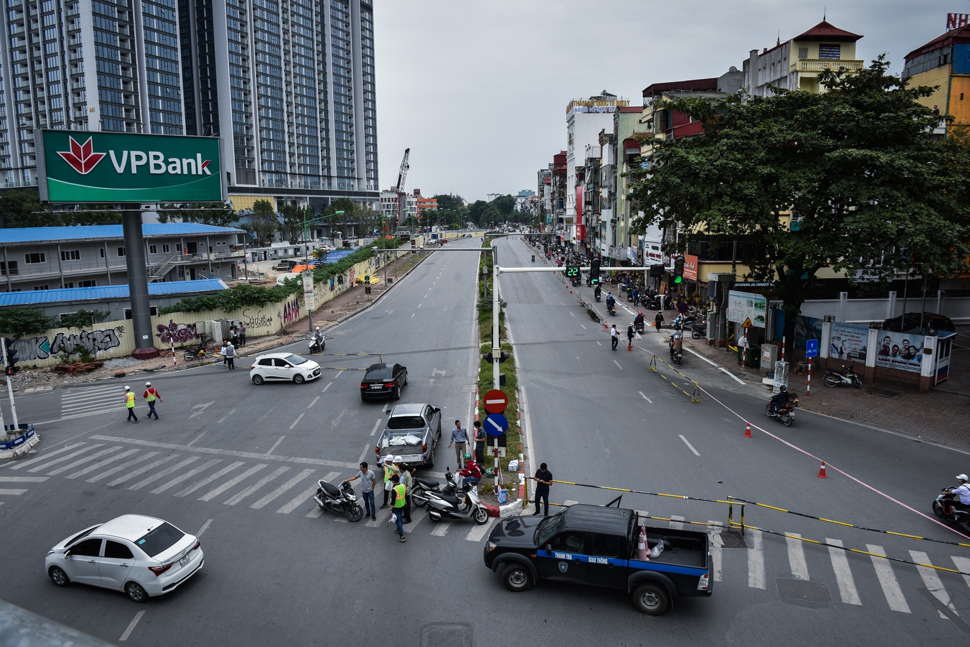 cam duong Kim Ma thi cong duong sat tren cao anh 2