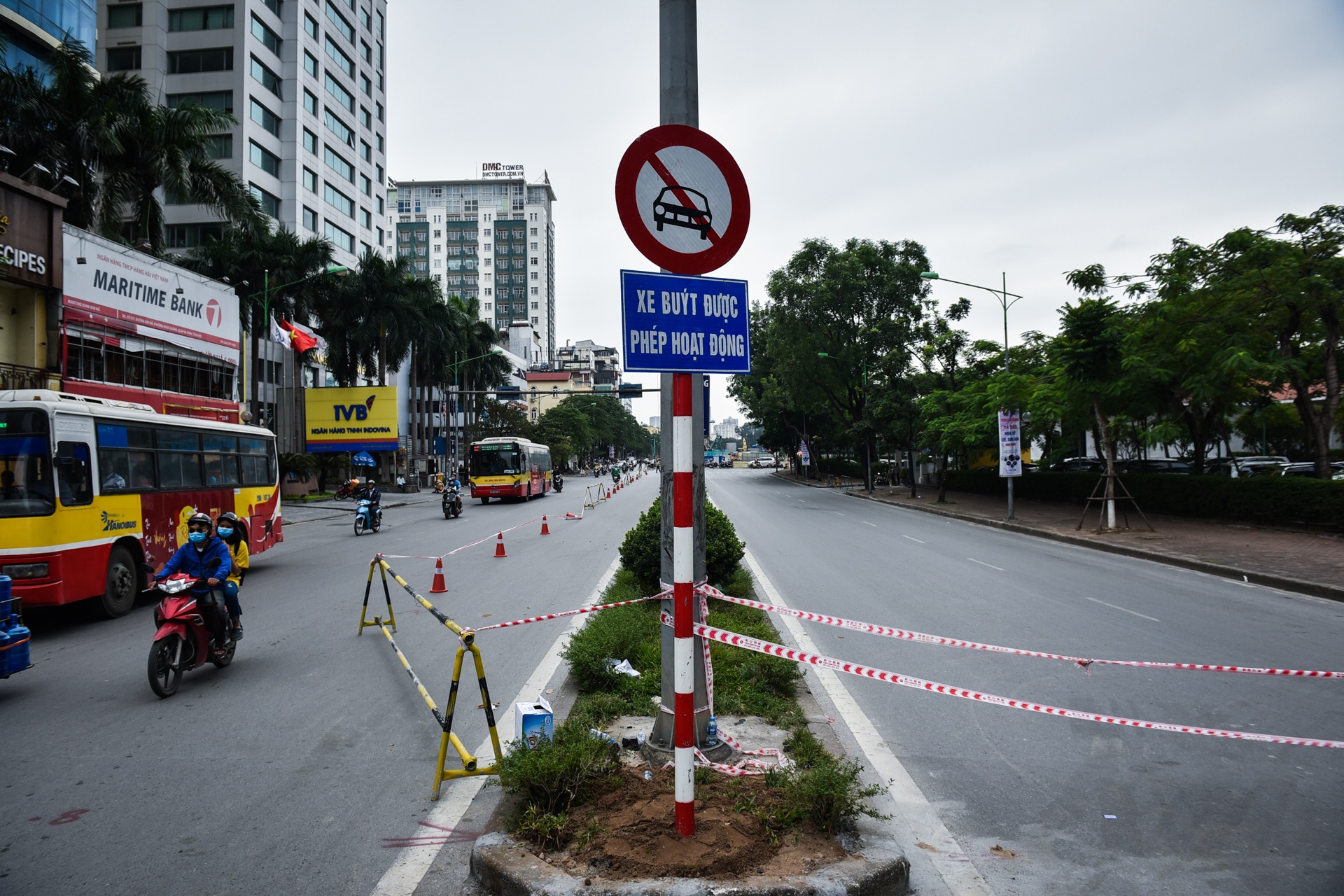 cam duong Kim Ma thi cong duong sat tren cao anh 7