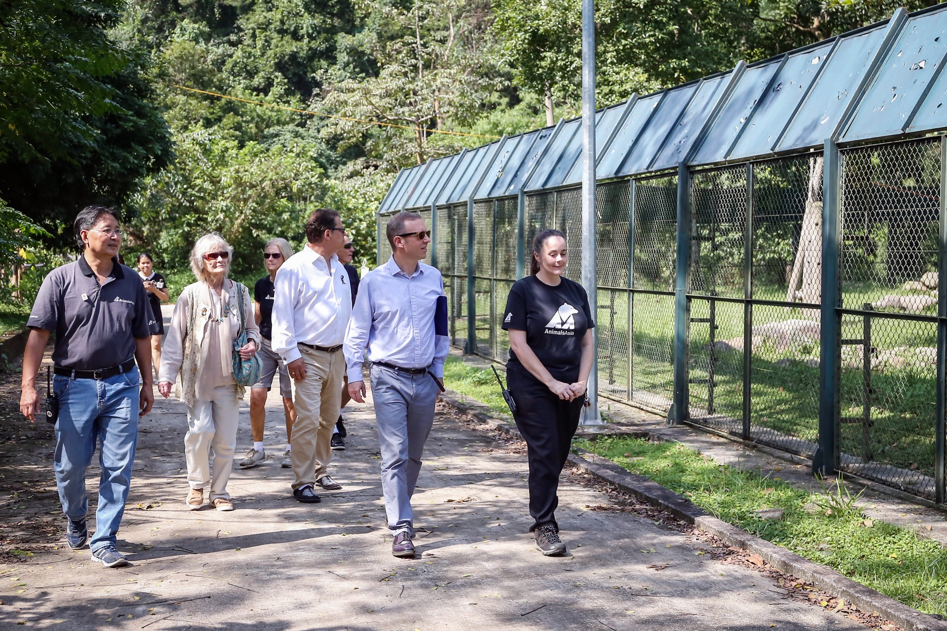 nu hiep sy anh quoc nhan con nuoi anh 10