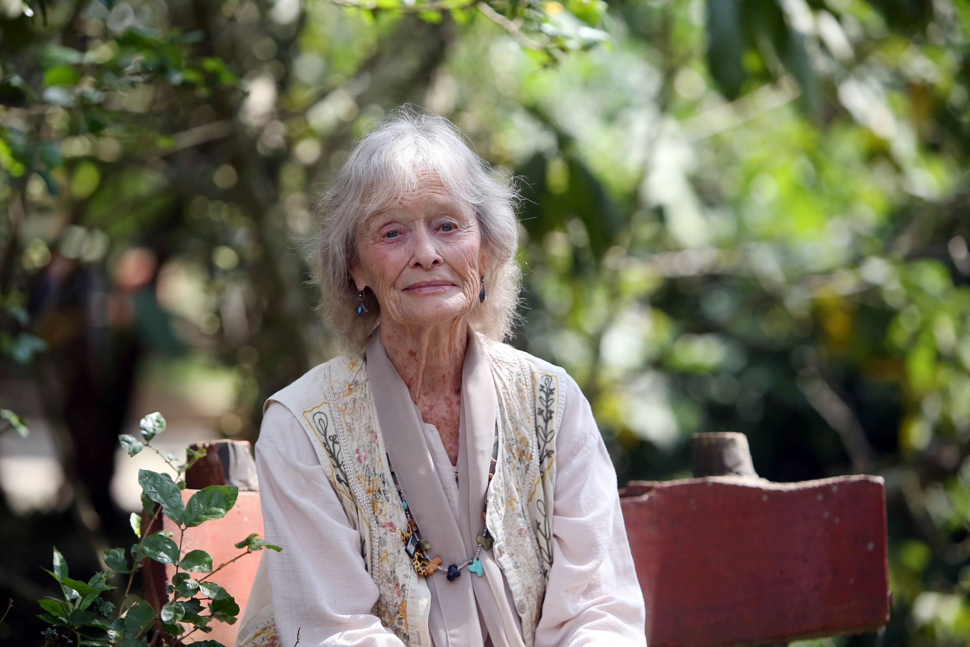 nu hiep sy anh quoc nhan con nuoi anh 1