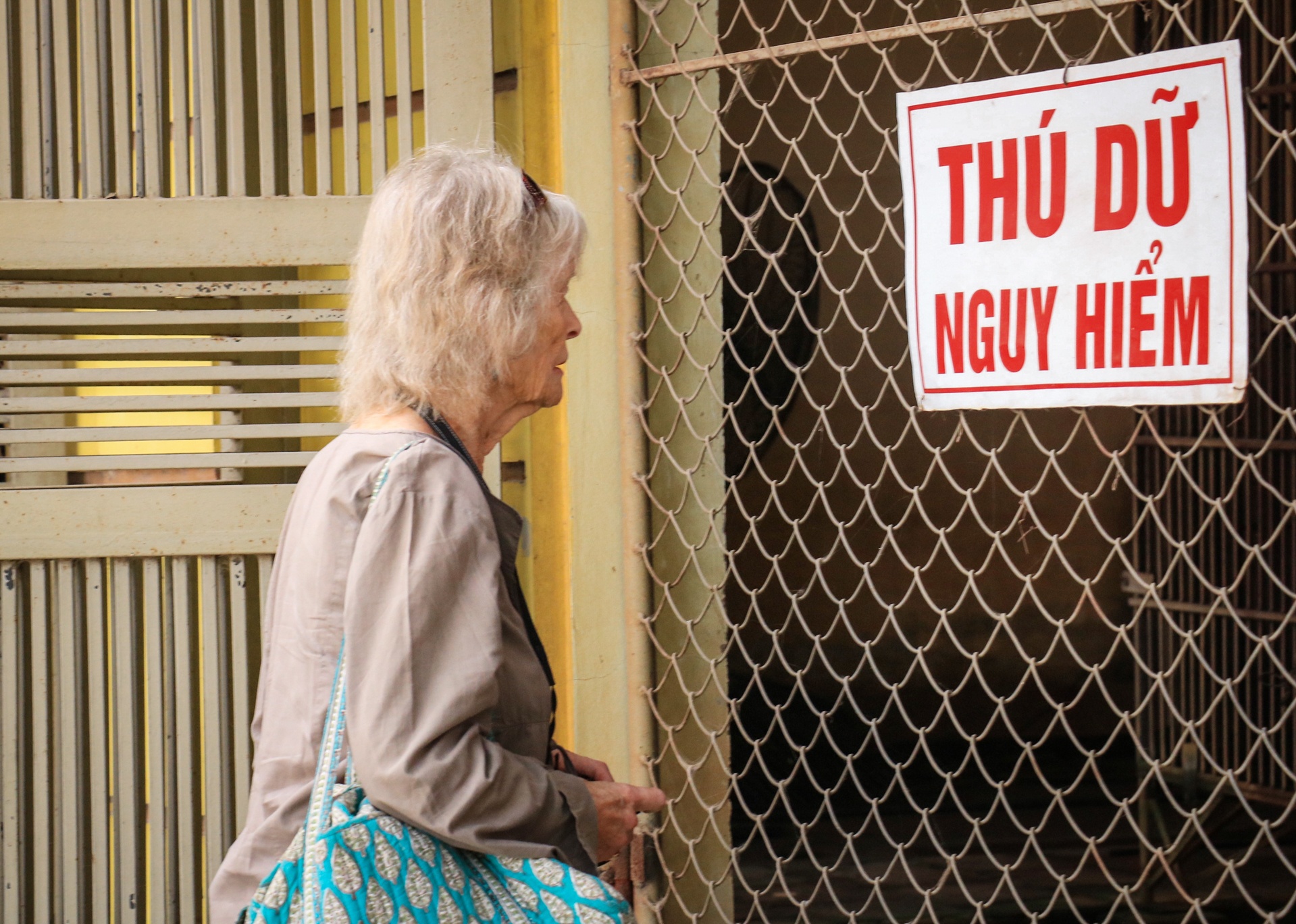 nu hiep sy anh quoc nhan con nuoi anh 3