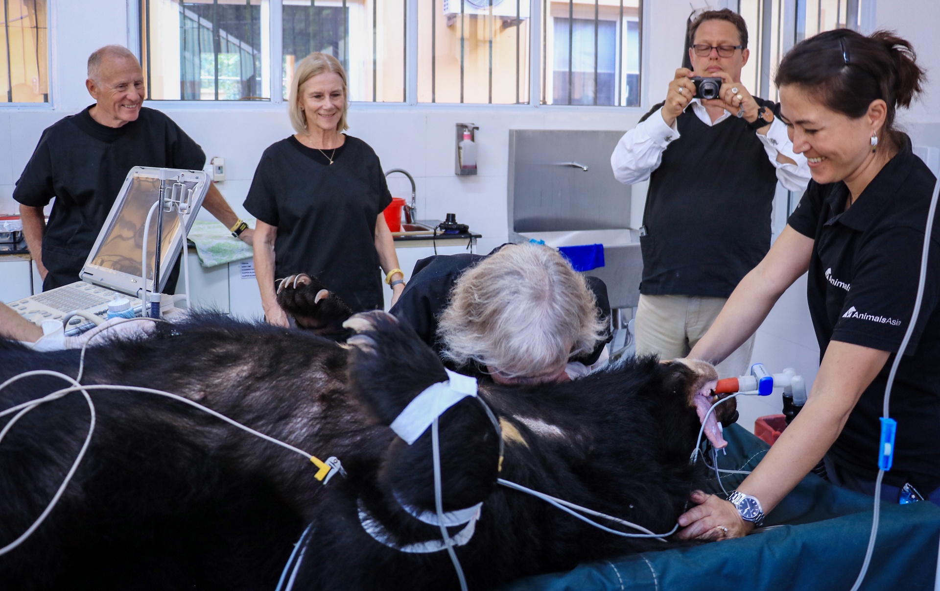 nu hiep sy anh quoc nhan con nuoi anh 7