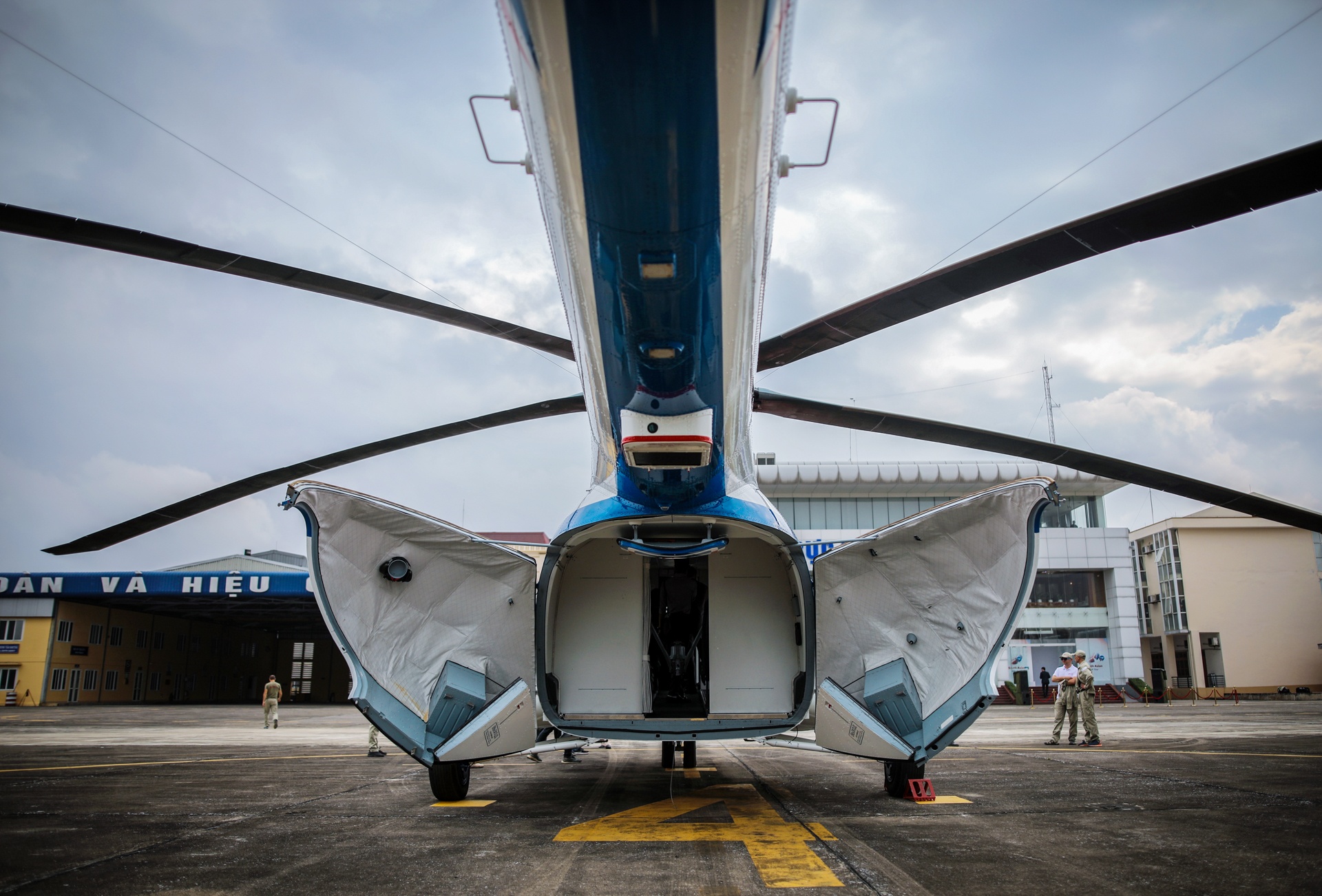 truc thang Nga bay tai Ha Noi anh 14
