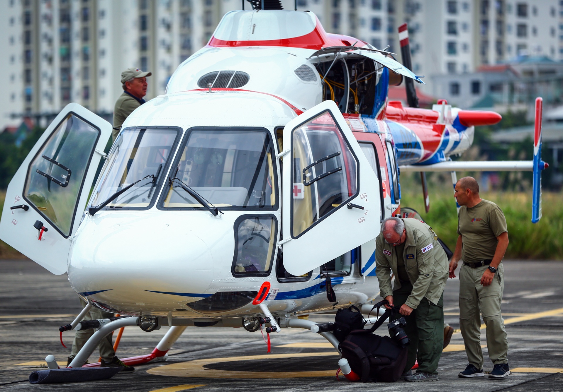 truc thang Nga bay tai Ha Noi anh 16