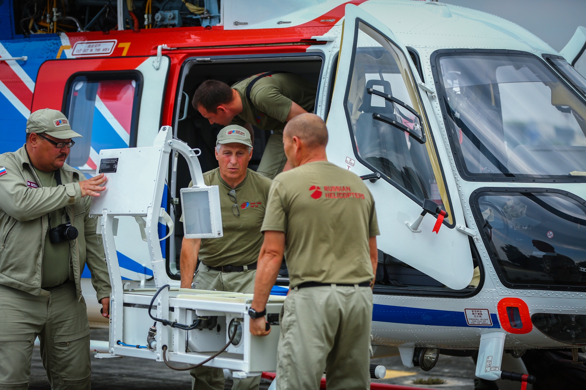 truc thang Nga bay tai Ha Noi anh 17