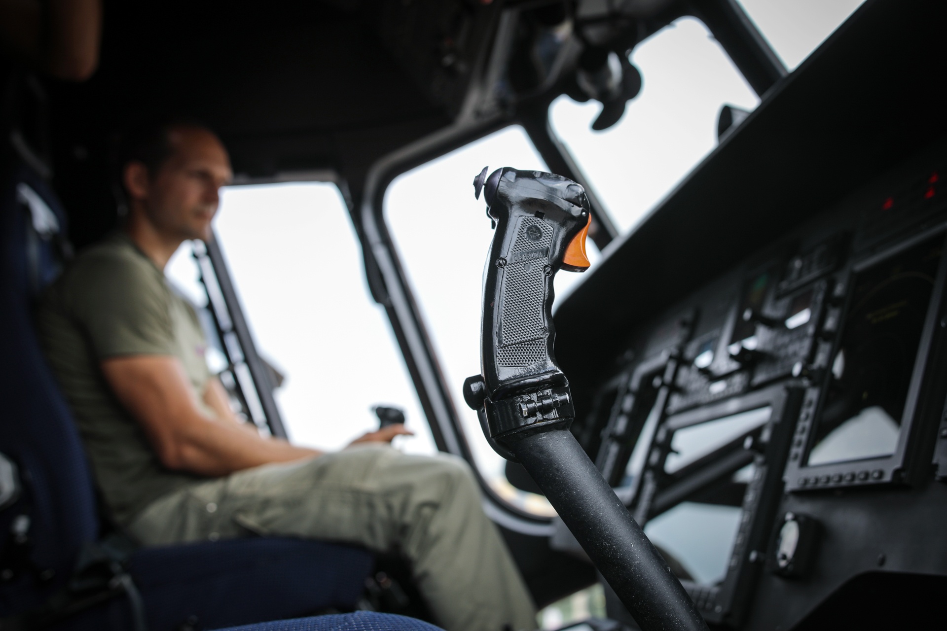 truc thang Nga bay tai Ha Noi anh 9