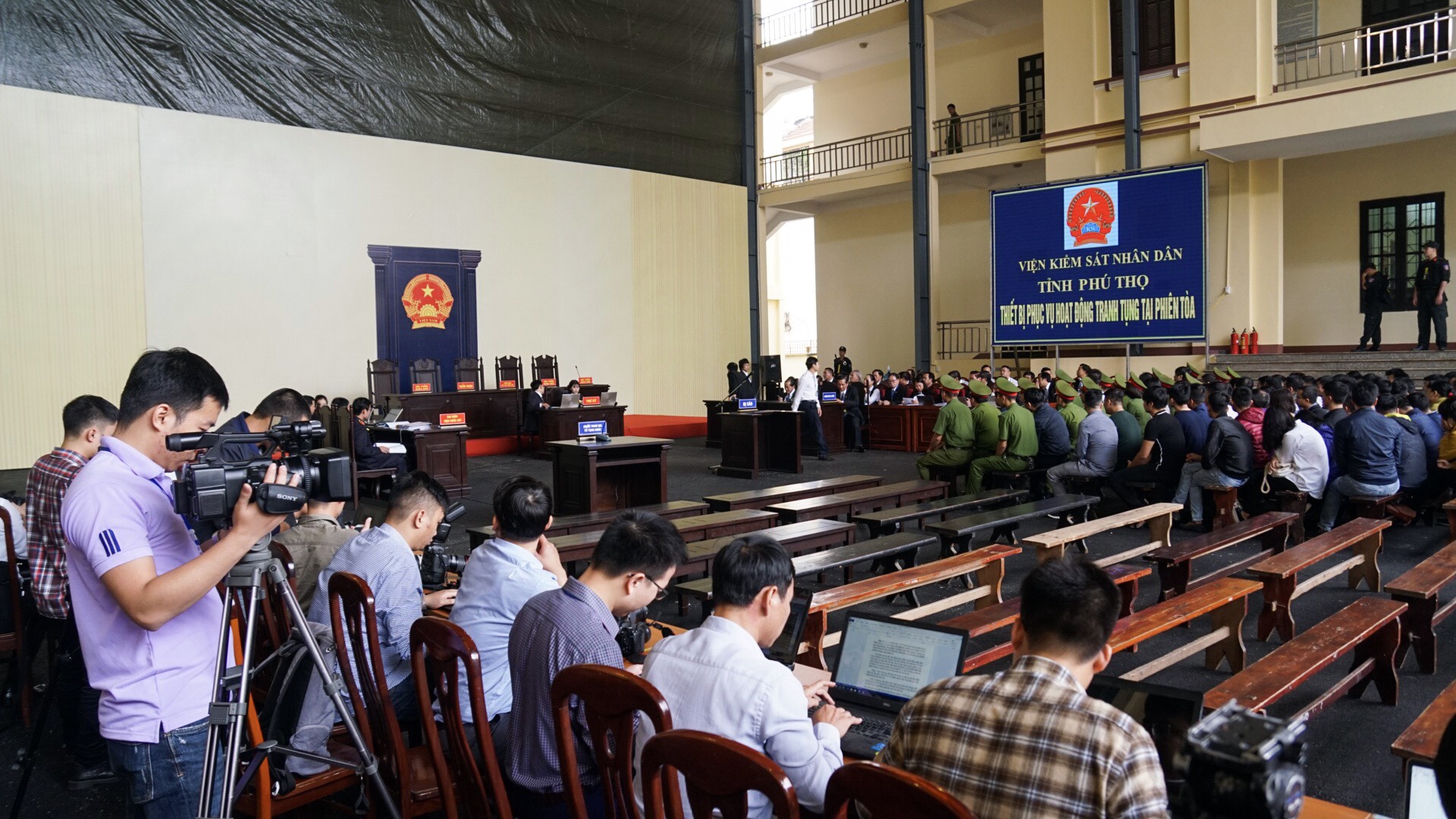 khoanh khac tai phien toa duong day danh bac nghin ty anh 1